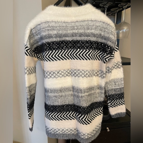 Jack by bb Dakota cozy sweater - size small - Picture 4 of 5